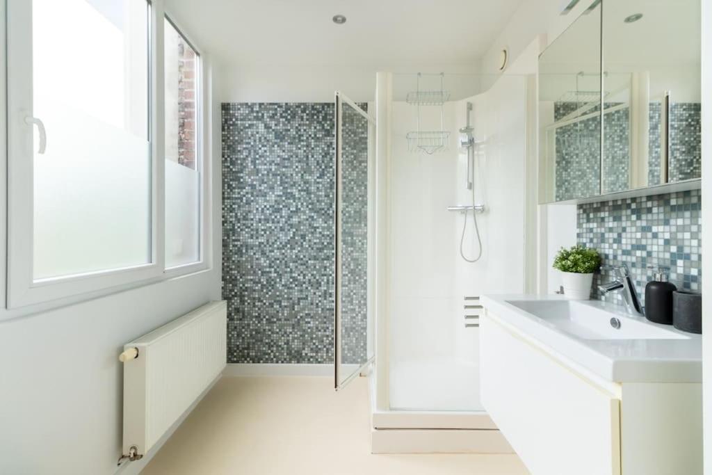 Bright, Spacious Apartments & Perfectly Located In The Heart Of เกนต์ ภายนอก รูปภาพ