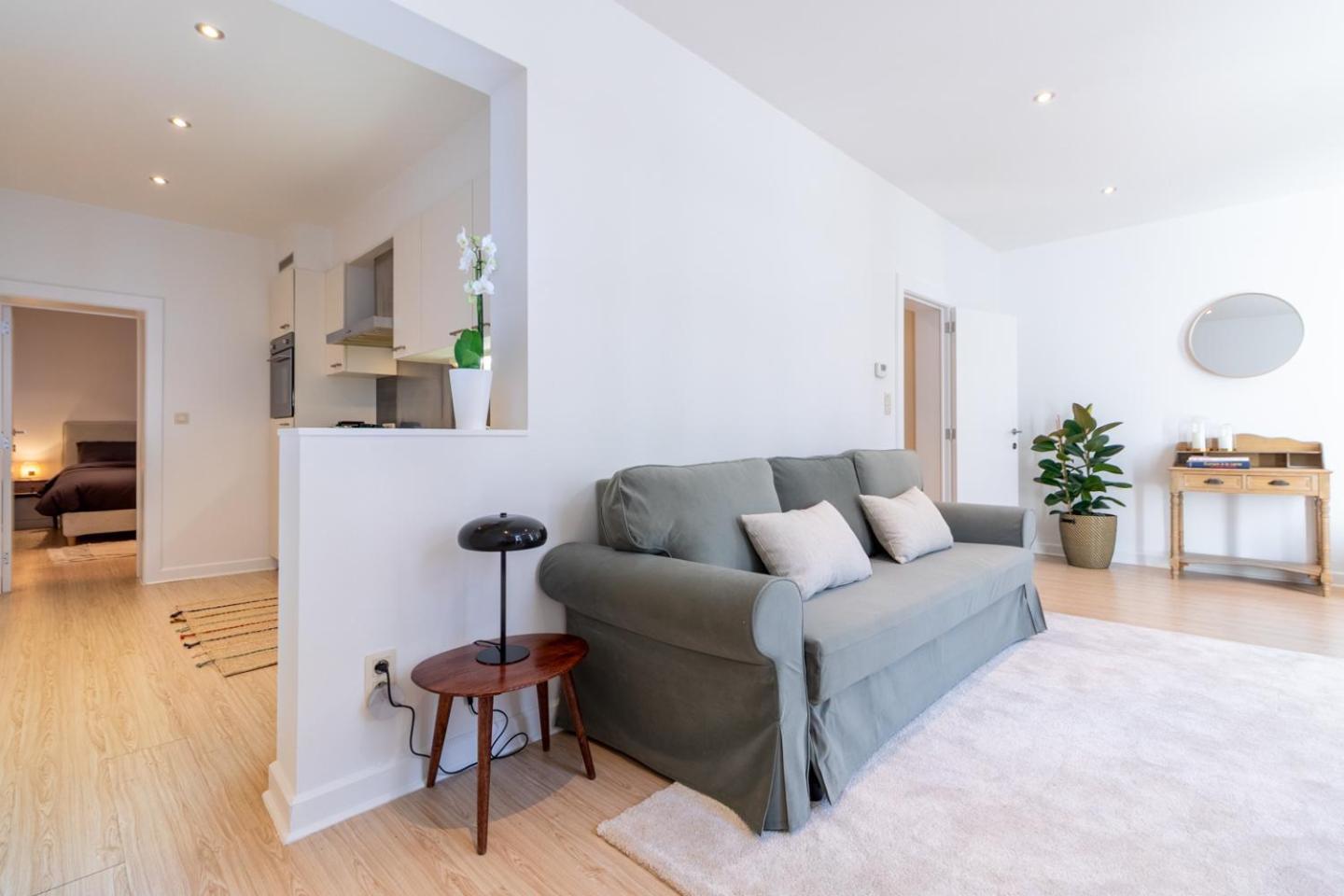 Bright, Spacious Apartments & Perfectly Located In The Heart Of เกนต์ ภายนอก รูปภาพ